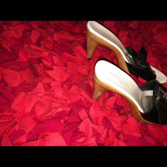 Heels with a black buckle - Picture 5 of 5